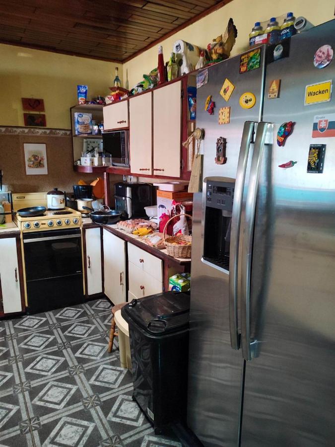 The Cozy Cactus House B&B Cartago Centro English Spoken Exterior foto